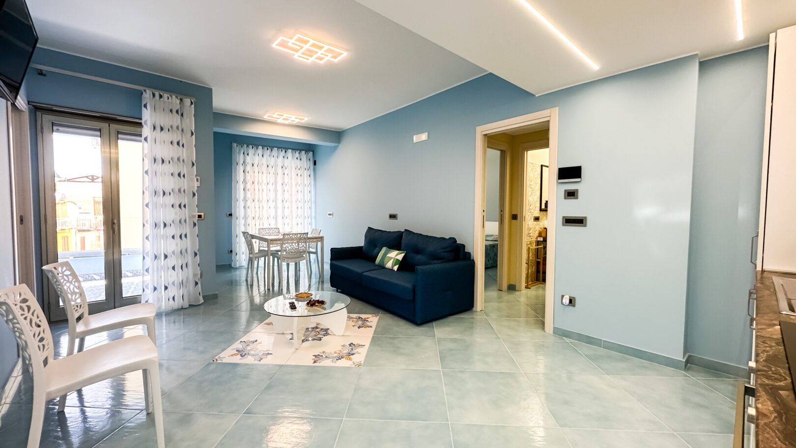 Mountain view luxury apartment – Sunrise